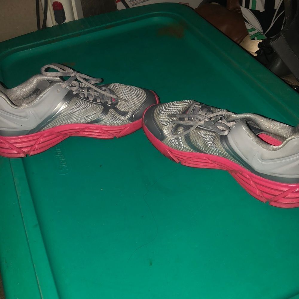 Nike sneakers - Picture 2 of 5